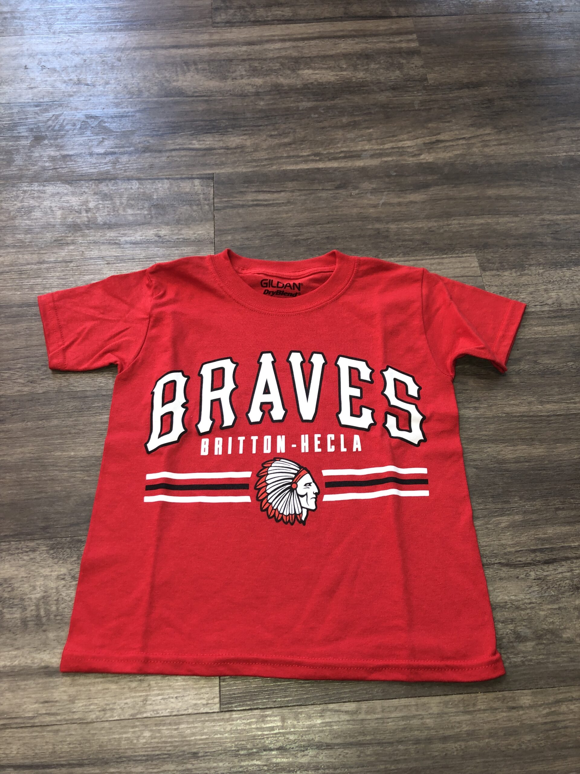 red braves t shirt